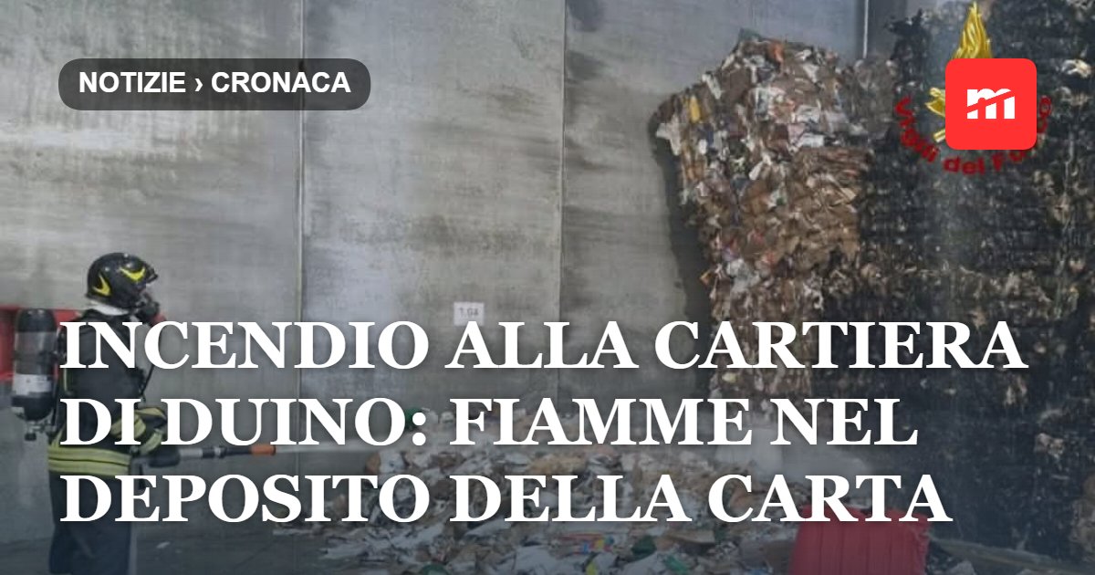 Incendio alla cartiera di Duino: fiamme nel deposito della carta