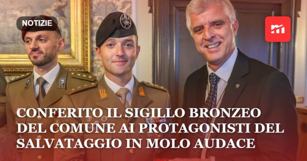 Conferito il Sigillo Bronzeo del Comune ai protagonisti del salvataggio in Molo Audace
